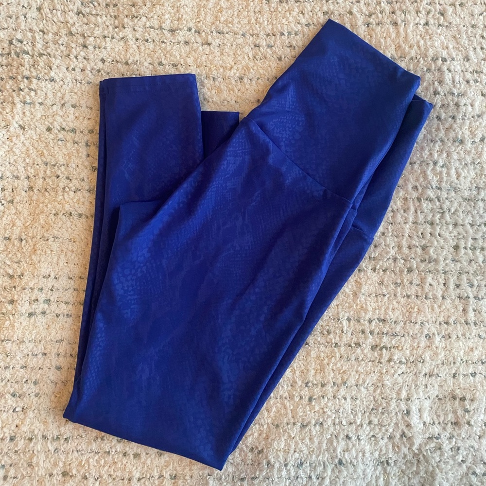 Emily Hsu Highwaisted Blue Snakeskin Leggings